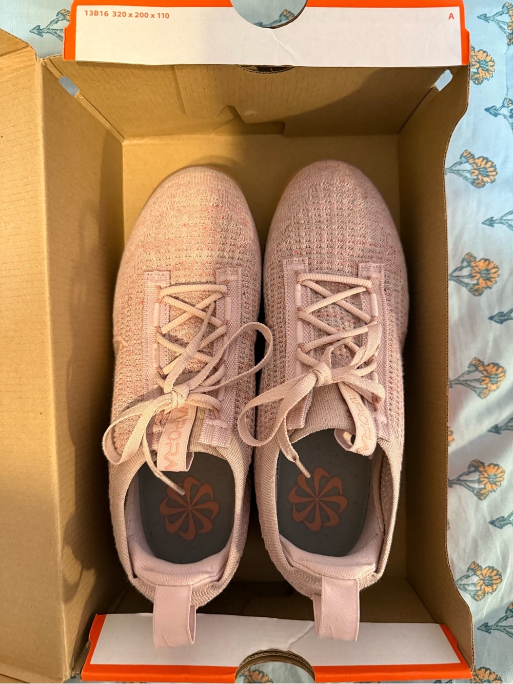 Nike Air VaporMax Flyknit 2 Women's Pink Athletic Shoes - Picture 2 of 7